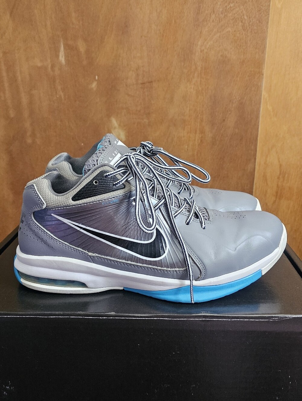 Nike Flight Flywire airmax soles gray blue size 10 mens sneakers athletic shoes